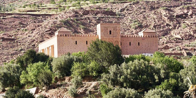 https://www.moroccanmountainguides.com/wp-content/uploads/2020/06/Day-Trip-to-Tinmel-Mosque-Berber-Villages.jpg